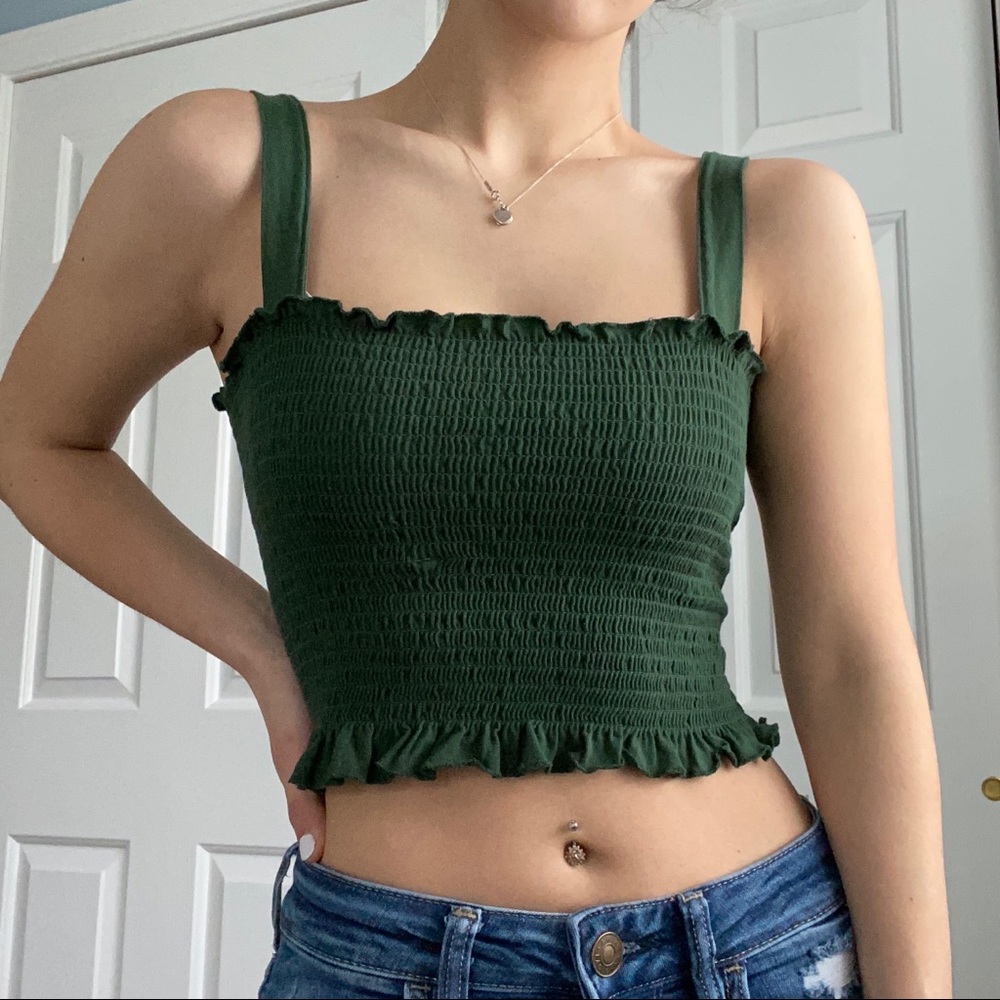 Me To We Cropped Green Ruched Tank - Picture 5 of 7